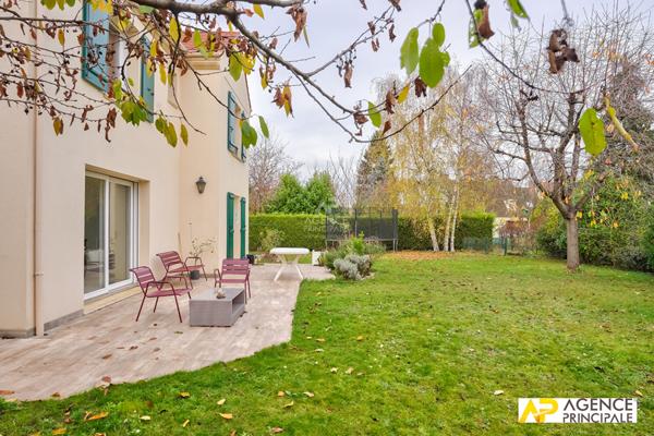 Maison Le Mesnil Le Roi 7 pièce(s) - 4 chambres €1 155 000 ** - Référence 4574