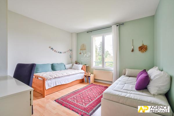 Maison Le Mesnil Le Roi 7 pièce(s) - 4 chambres €1 155 000 ** - Référence 4574