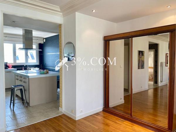 Appartement
                                                                                                                                                                                                                                                                                                                        5 pièce(s)                                                                                                                                                                                                          2 chambre(s)                                                                                                                                                                                                          112  m²