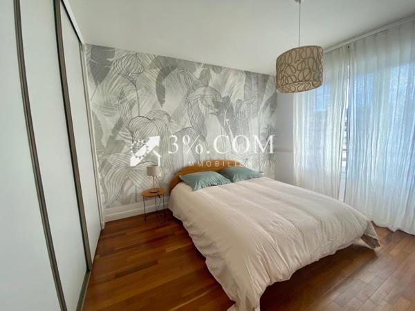 Appartement
                                                                                                                                                                                                                                                                                                                        5 pièce(s)                                                                                                                                                                                                          2 chambre(s)                                                                                                                                                                                                          112  m²