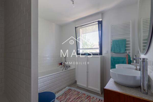 Superbe maison individuelle – 4 chambres – avec piscine