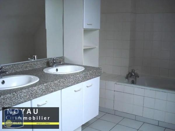 Maison à louer 4 pièces 82m²