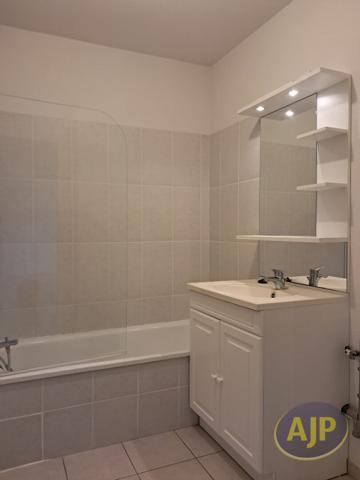 Location appartement Pons : 480 € - AJP Immobilier Pons