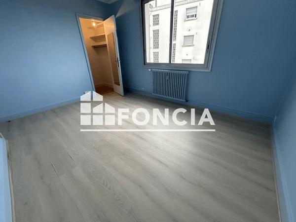 Location Appartement 3 pièces 76.1 m² - 11 RUE ERNEST PEROCHON Niort 79000