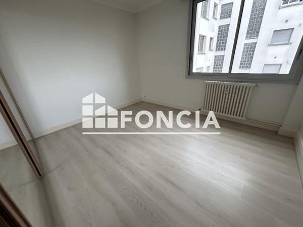 Location Appartement 3 pièces 76.1 m² - 11 RUE ERNEST PEROCHON Niort 79000