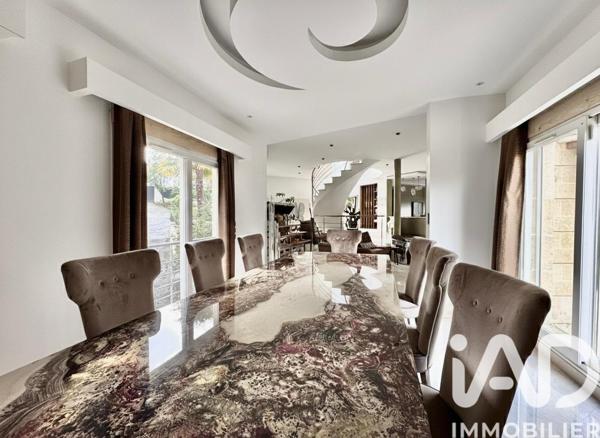 Maison à vendre 10 pièces 361 m² Noisy-le-Grand