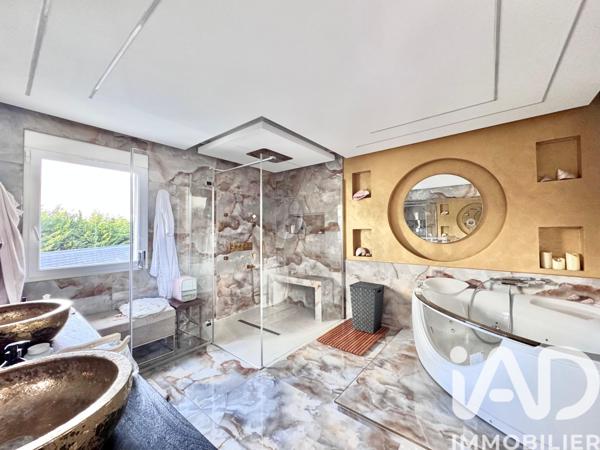 Maison à vendre 10 pièces 361 m² Noisy-le-Grand