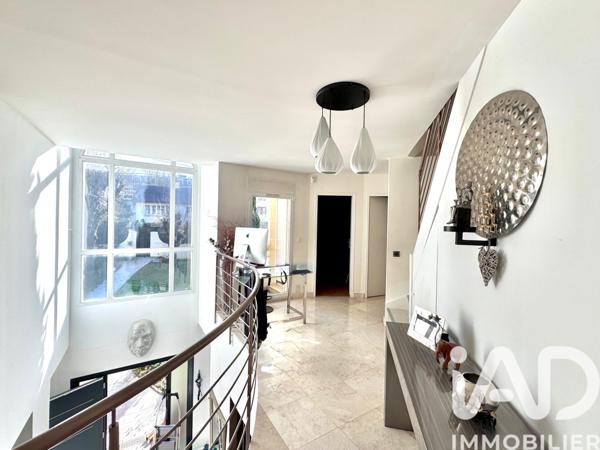 Maison à vendre 10 pièces 361 m² Noisy-le-Grand