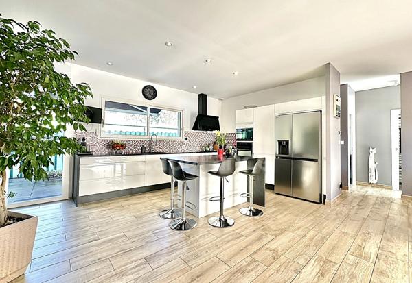 AUDENGE (33) Maison PLAIN-PIED- centre ville-Calme-112m2-3ch-double garage -terrain 560m²