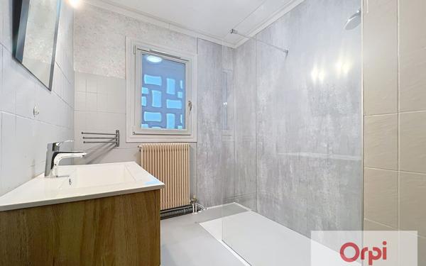 Appartement à louer    3 pièces • 72 m2 Montluçon