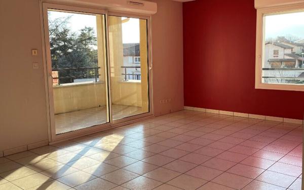 Appartement à louer    3 pièces •  Saint-Laurent-d'Agny