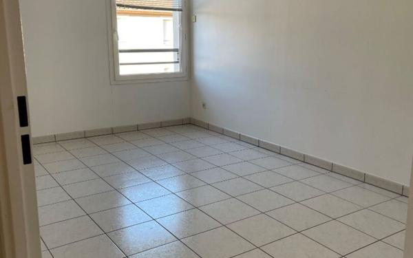 Appartement à louer    3 pièces •  Saint-Laurent-d'Agny