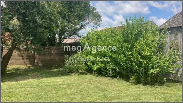 Terrain à LES MAGNILS-REIGNIERS, 85400 - 1000m²