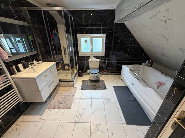 Maison 10 pièces 230 m2