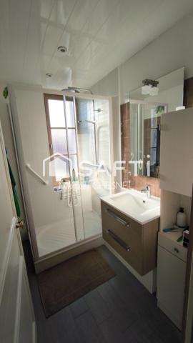 Maison en pierre de caractère d’environ 172 m² sur un terrain de 1210 m².