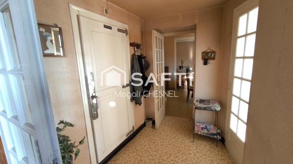 Maison en pierre de caractère d’environ 172 m² sur un terrain de 1210 m².