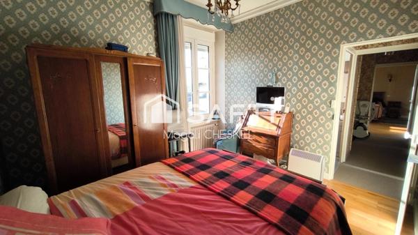 Maison en pierre de caractère d’environ 172 m² sur un terrain de 1210 m².