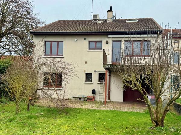 Spacieuse maison familiale de 150 m² habitables avec jardin, terrasses et grand parking à LANEUVEVILLE DEVANT NANCY (54)