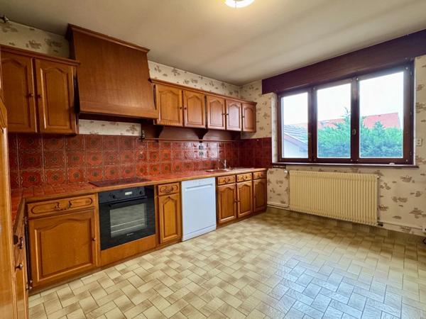 Spacieuse maison familiale de 150 m² habitables avec jardin, terrasses et grand parking à LANEUVEVILLE DEVANT NANCY (54)