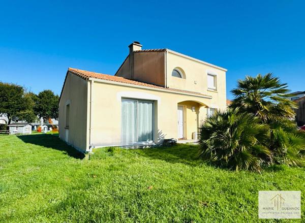 Maison familiale 7 pièces avec double garage située à Basse-Goulaine