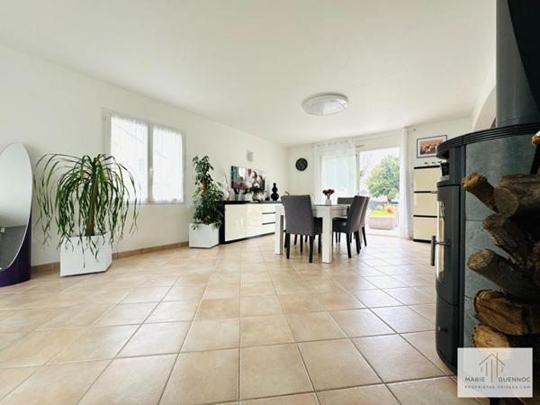 Maison familiale 7 pièces avec double garage située à Basse-Goulaine