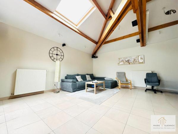 Maison familiale 7 pièces avec double garage située à Basse-Goulaine