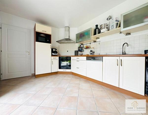 Maison familiale 7 pièces avec double garage située à Basse-Goulaine