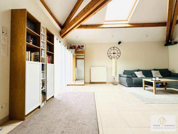 Maison familiale 7 pièces avec double garage située à Basse-Goulaine