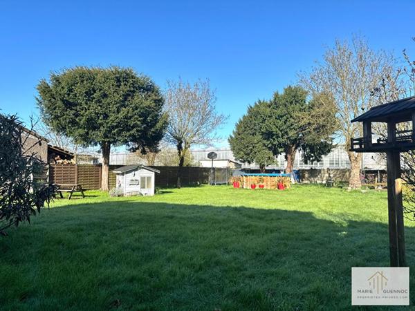 Maison familiale 7 pièces avec double garage située à Basse-Goulaine