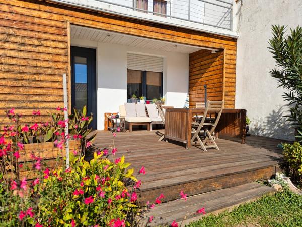 Maison individuelle avec jardin et garage proche centre-ville