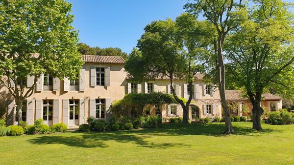 A vendre - Elégante Propriété - Mas XVIIIe siècle - au coeur des Alpilles