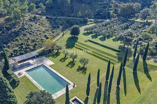 A vendre - Elégante Propriété - Mas XVIIIe siècle - au coeur des Alpilles