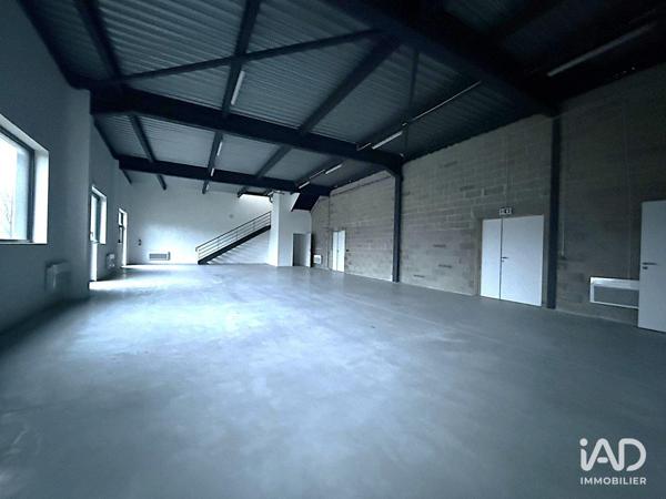 Location local d’activité 912 m² Évry-Grégy-sur-Yerre