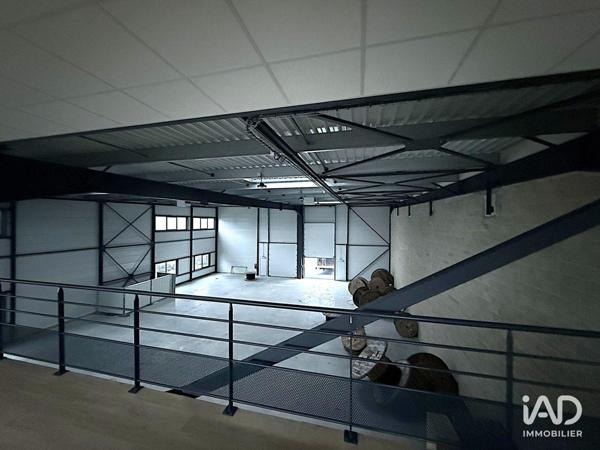 Location local d’activité 912 m² Évry-Grégy-sur-Yerre