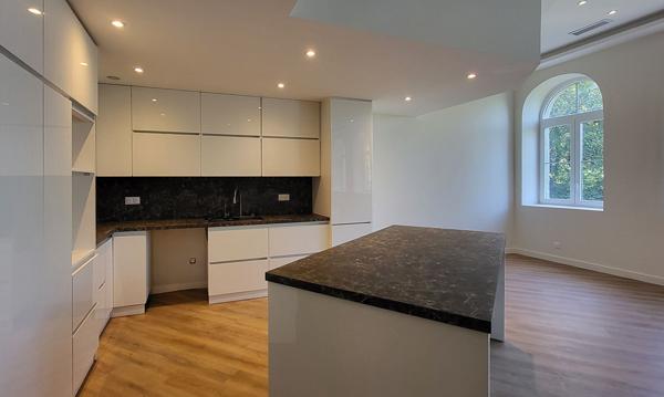 Appartement 5 pièces 214.44 m2