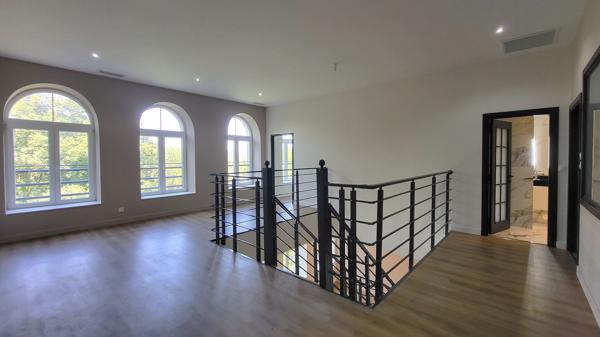 Appartement 5 pièces 214.44 m2