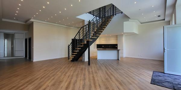 Appartement 5 pièces 214.44 m2