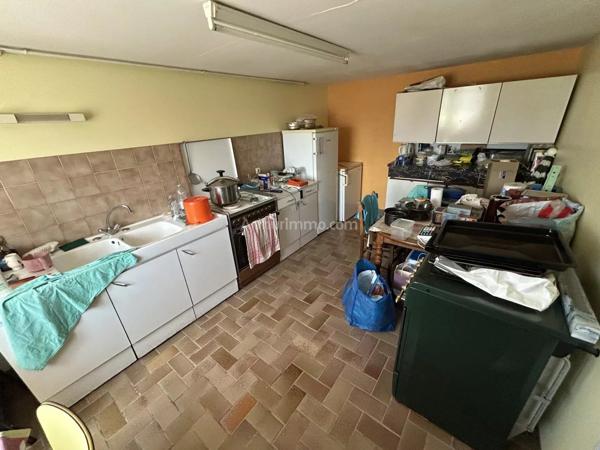 Vente                                                      Maison
                        
                     8 pièces                      175 m2                     à Saint-Hervé