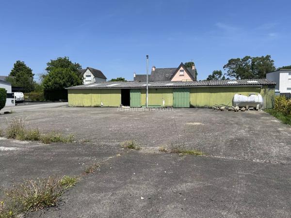 Vente                                                      Maison
                        
                     8 pièces                      175 m2                     à Saint-Hervé