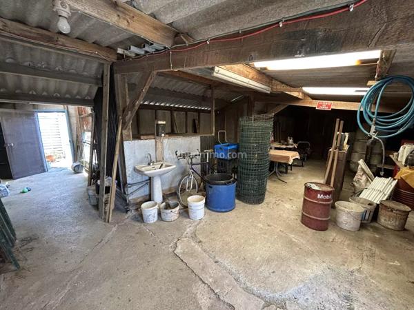 Vente                                                      Maison
                        
                     8 pièces                      175 m2                     à Saint-Hervé