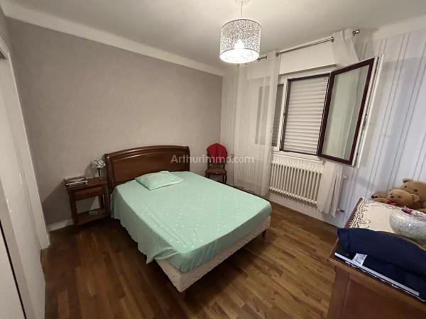 Vente                                                      Maison
                        
                     8 pièces                      175 m2                     à Saint-Hervé