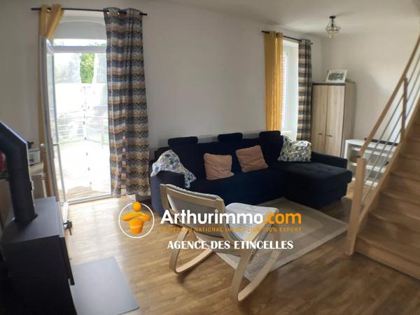 Location                                                      Maison
                        
                     5 pièces                      110 m2                     à Martigné-Ferchaud