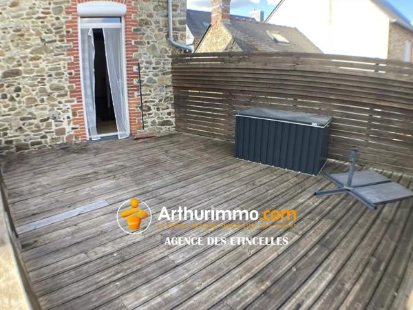Location                                                      Maison
                        
                     5 pièces                      110 m2                     à Martigné-Ferchaud