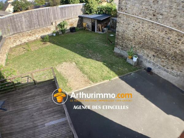 Location                                                      Maison
                        
                     5 pièces                      110 m2                     à Martigné-Ferchaud