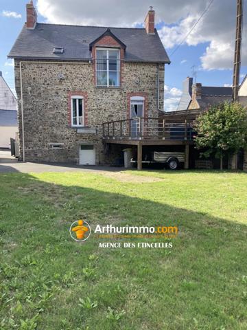 Location                                                      Maison
                        
                     5 pièces                      110 m2                     à Martigné-Ferchaud