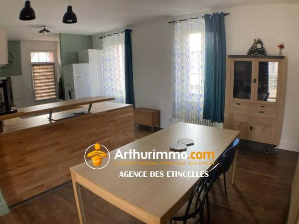 Location                                                      Maison
                        
                     5 pièces                      110 m2                     à Martigné-Ferchaud
