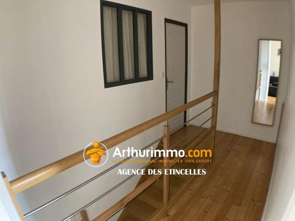 Location                                                      Maison
                        
                     5 pièces                      110 m2                     à Martigné-Ferchaud