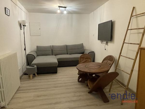 4 APPARTEMENTS DANS LE CENTRE HISTORIQUE D'AIRVAULT