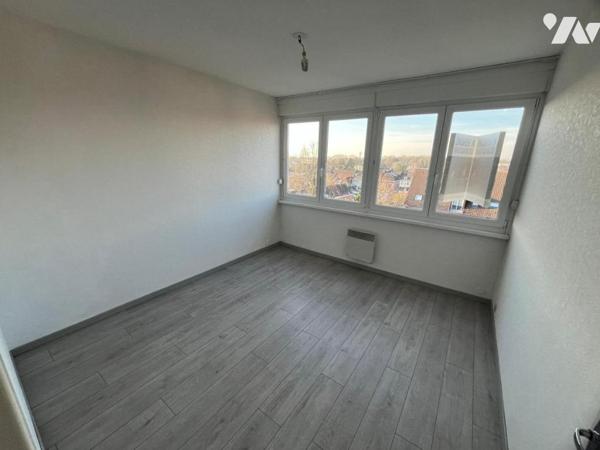 A VENDRE SECLIN appartement lumineux de 85m2 avec balcon