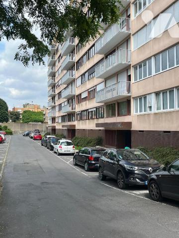 A VENDRE SECLIN appartement lumineux de 85m2 avec balcon